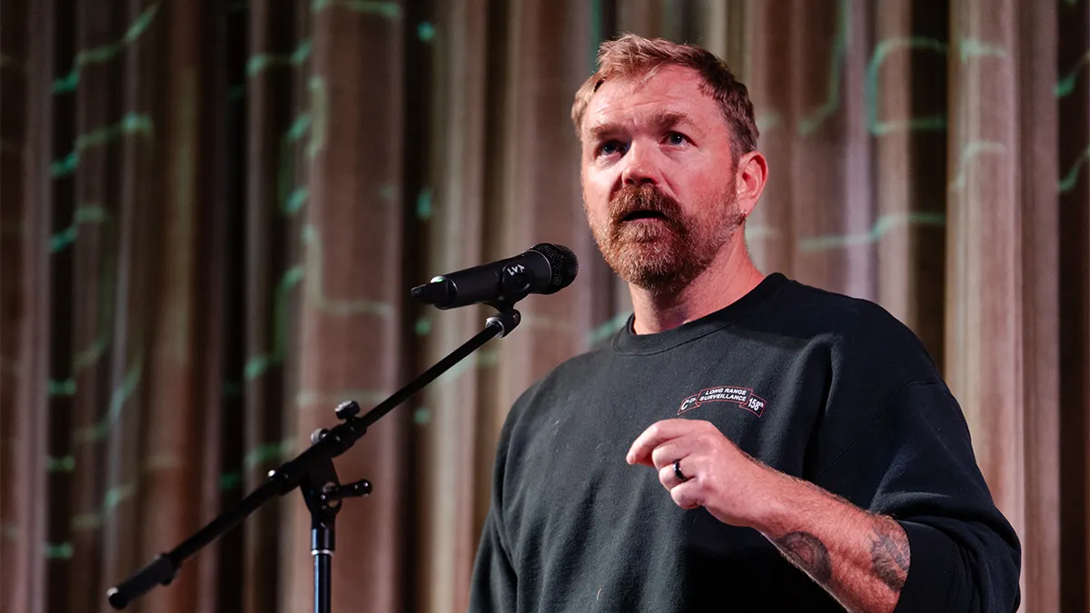 Warren endorses combat veteran Graham Platner over Gov. Janet Mills