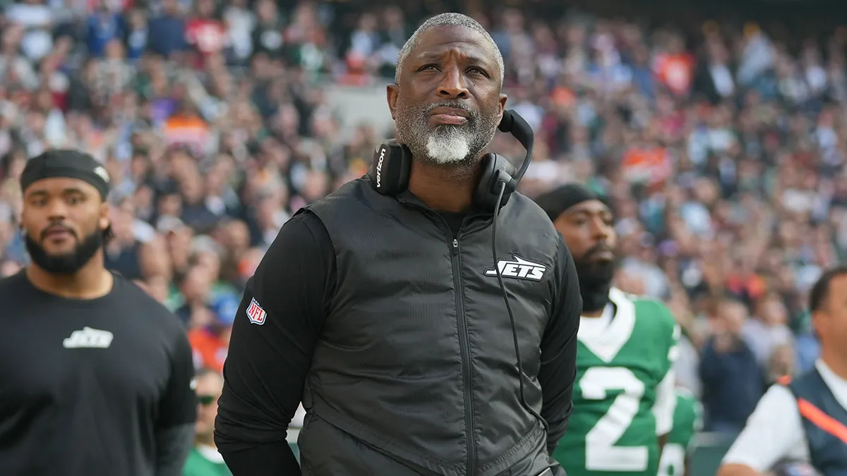 Jets coach Aaron Glenn makes bold claim about Geno Smith’s second stint Jets coach Aaron Glenn makes bold claim about Geno Smith’s second stint