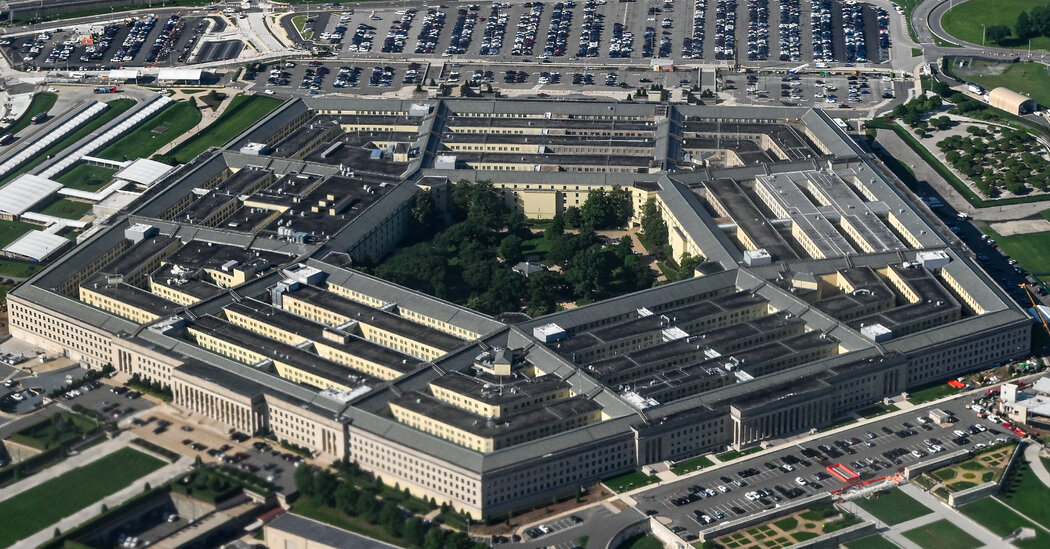 Pentagon Can Temporarily Require Escorts for Journalists