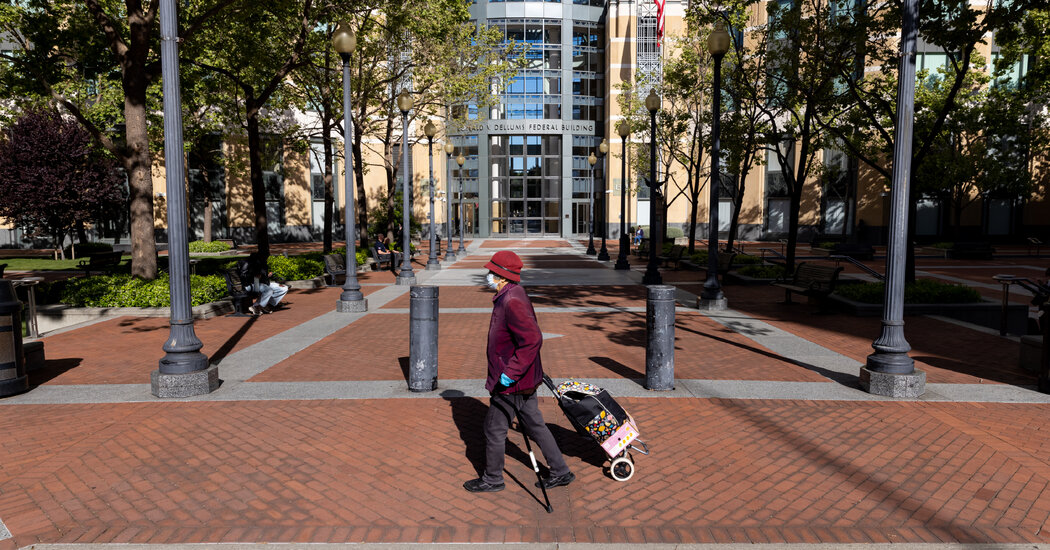 Altman, Musk and the A.I. Spectacle Come to Oakland