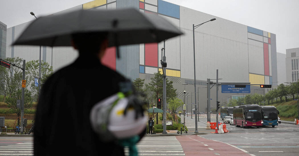 Samsung Averts a Walkout With Big Bonuses, but Discord Over A.I. Profits Brews Samsung Averts a Walkout With Big Bonuses, but Discord Over A.I. Profits Brews