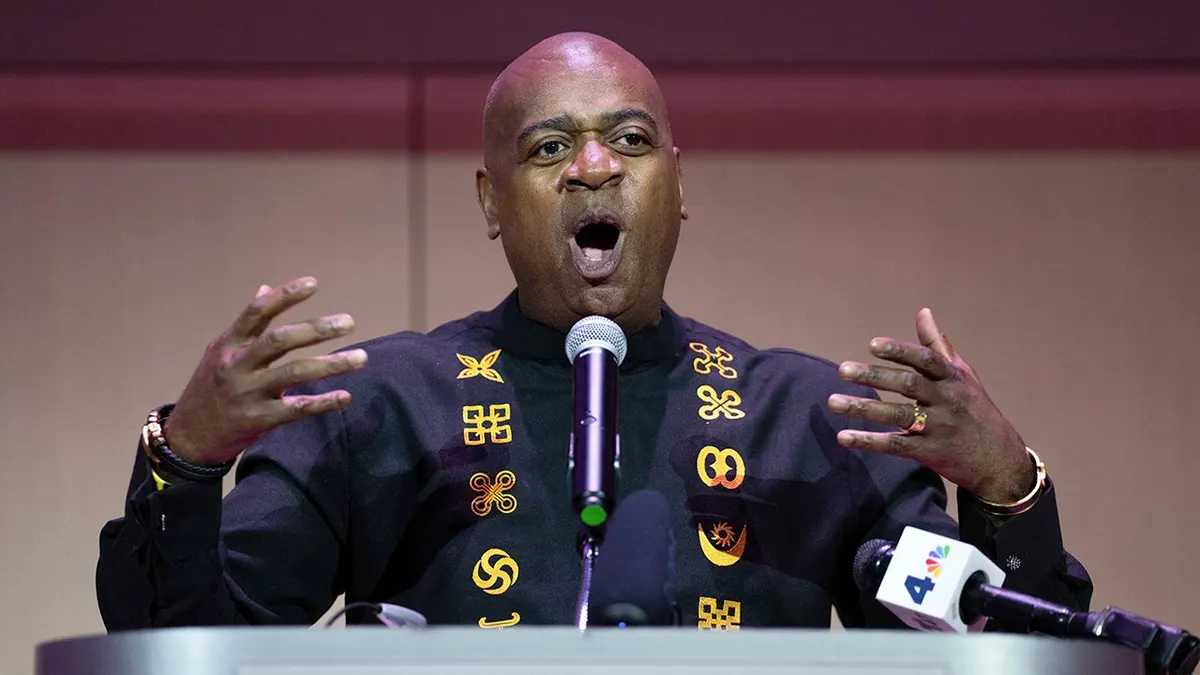 Mayor Baraka’s Newark police absent as ICE deploys pepper spray at protest