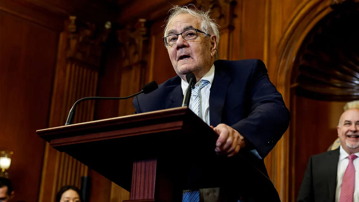 Barney Frank, architect of Dodd-Frank Wall Street law, dies at 86