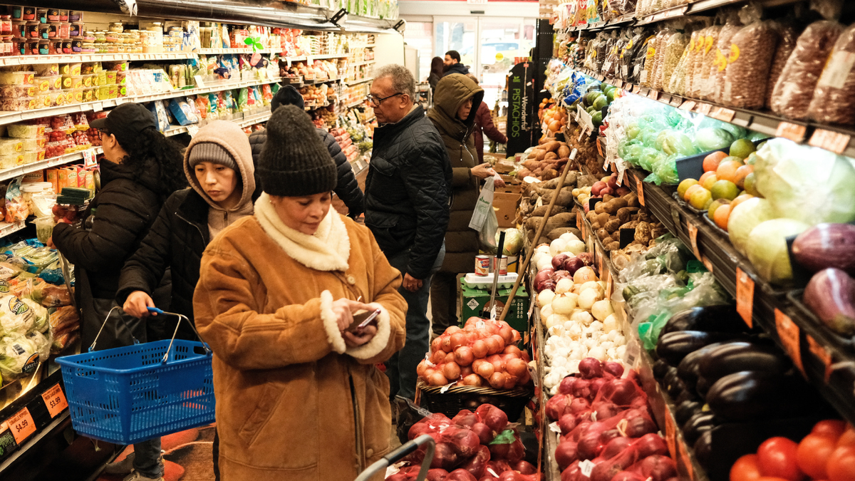 Economists warn Mamdani’s public grocery stores could hurt NYC grocers