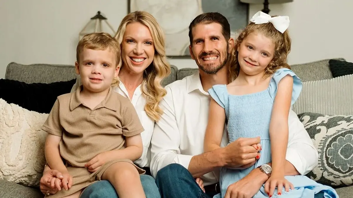 Trump-backed candidate wins Texas runoff to claim GOP seat given up by Wesley Hunt Trump-backed candidate wins Texas runoff to claim GOP seat given up by Wesley Hunt
