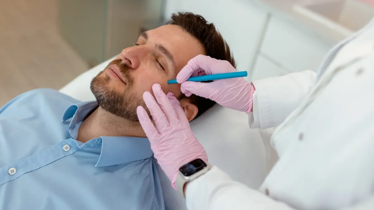 Experts warn ‘looksmaxxing’ trend poses real dangers for young men online