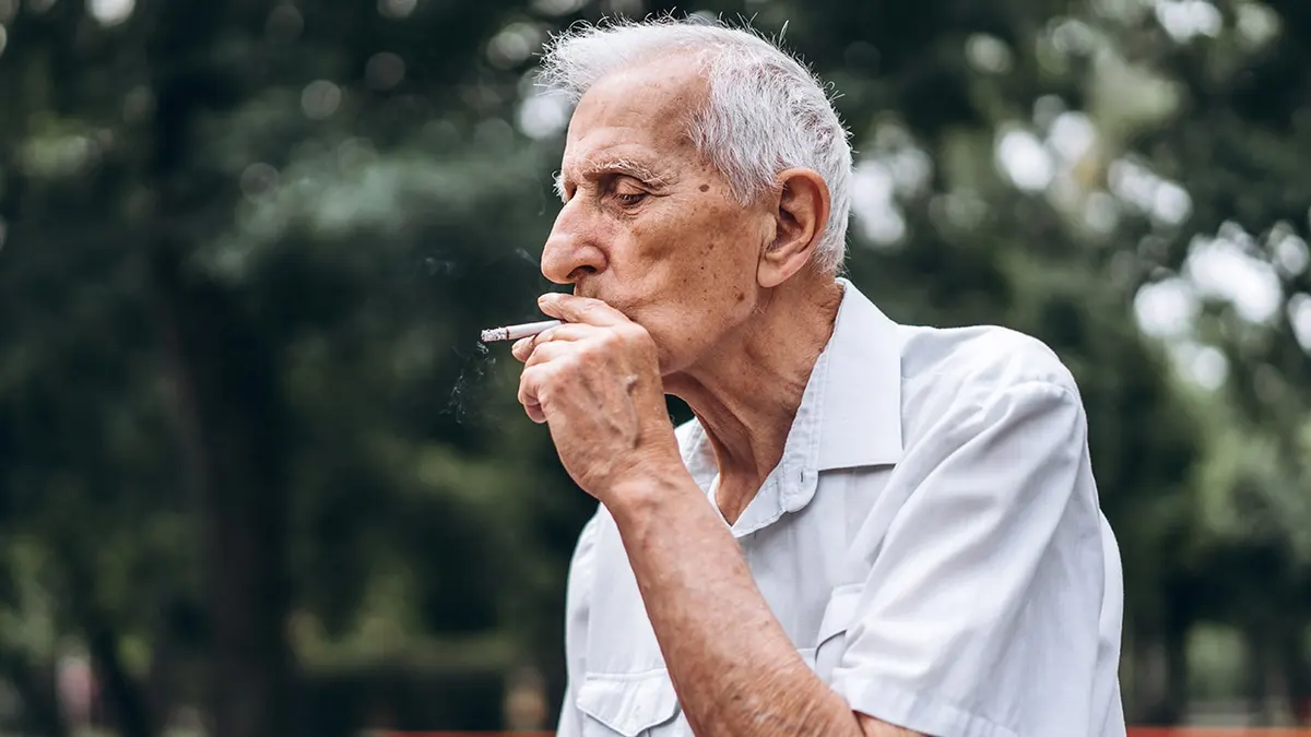 Study links quitting smoking to lower dementia risk over 25-year period Study links quitting smoking to lower dementia risk over 25-year period