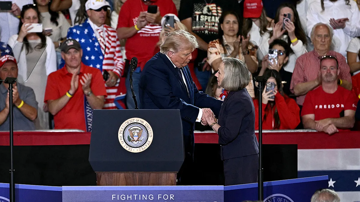 Trump bestows Presidential Medal of Freedom on 9/11’s ‘Man in the Red Bandana’ Trump bestows Presidential Medal of Freedom on 9/11’s ‘Man in the Red Bandana’
